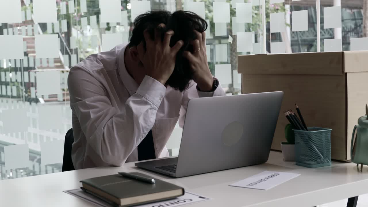 직장을 그만두거나 물건을 가져가세요.