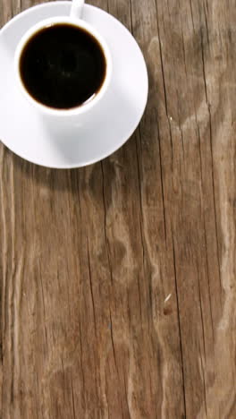 una taza de té con platillo