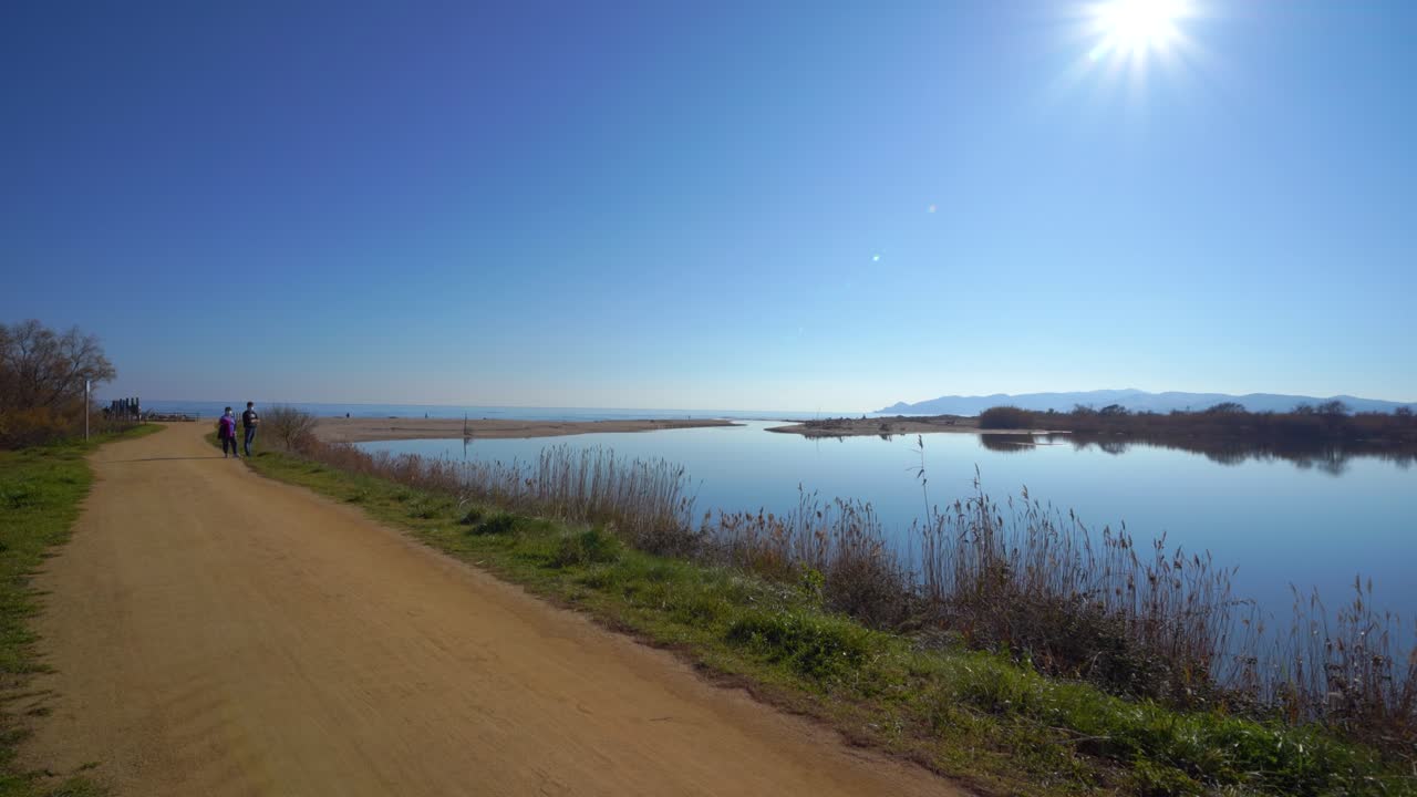 유럽 지로나 자연공원의 테르 강 하구