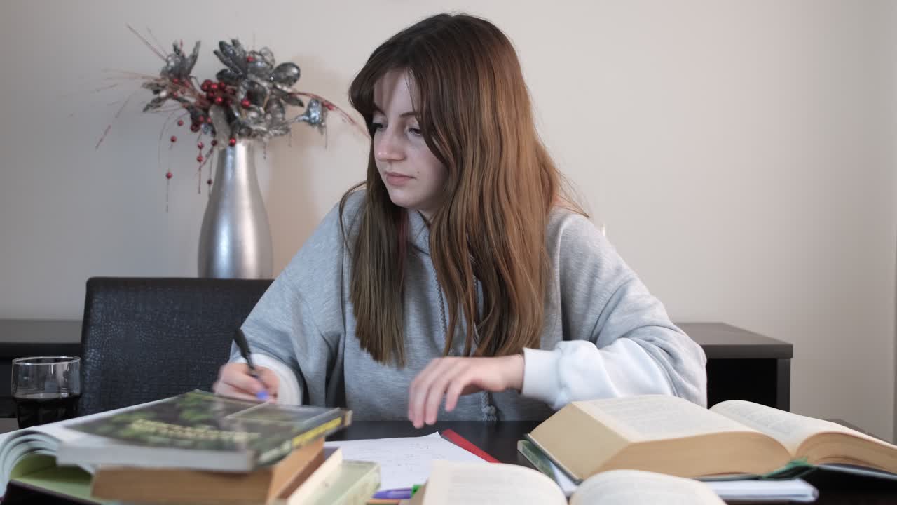 tarea de estudiante cansado