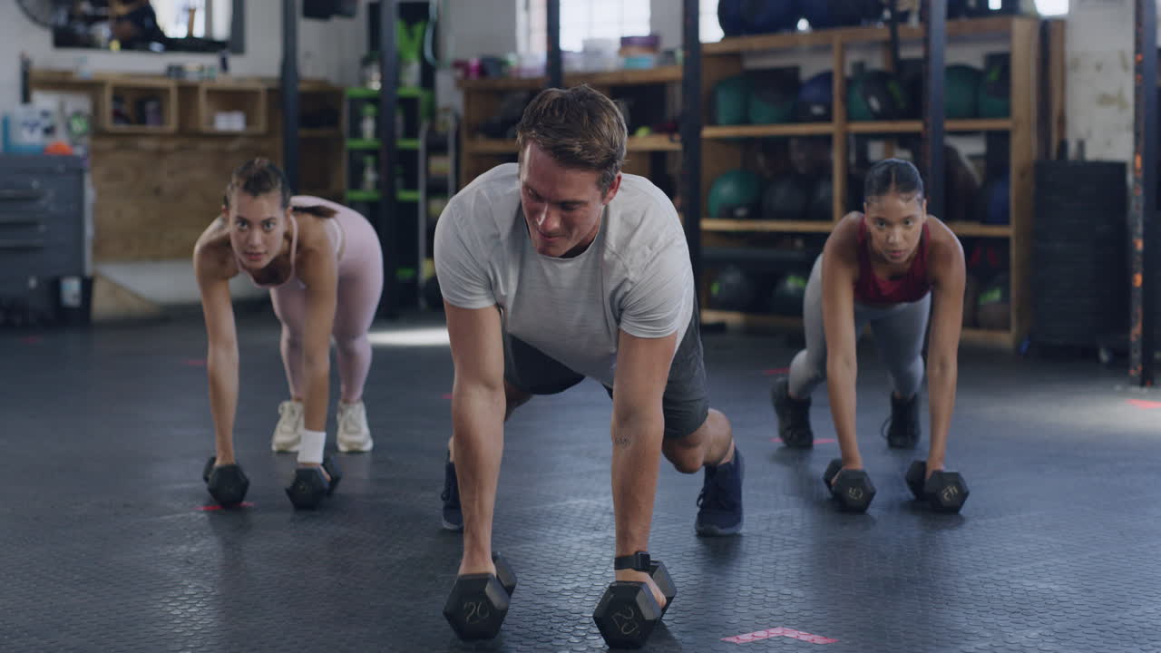 personas activas que usan pesas para el tablero