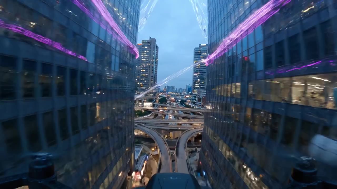 Paisaje urbano al anochecer: Cautivadoras vistas urbanas con luces brillantes y rascacielos reflectantes que muestran la vibrante vida de la ciudad y una infraestructura dinámica.
