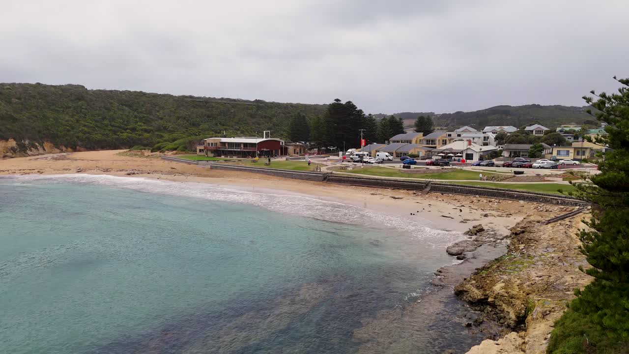 해변을 볼 수 있는 해안 도시