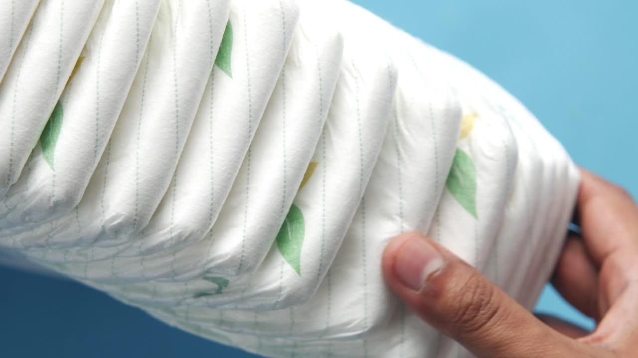 아기 기저귀 어리