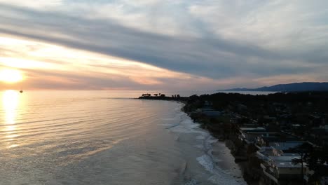 Vista-Del-Atardecer-Sobre-El-Océano