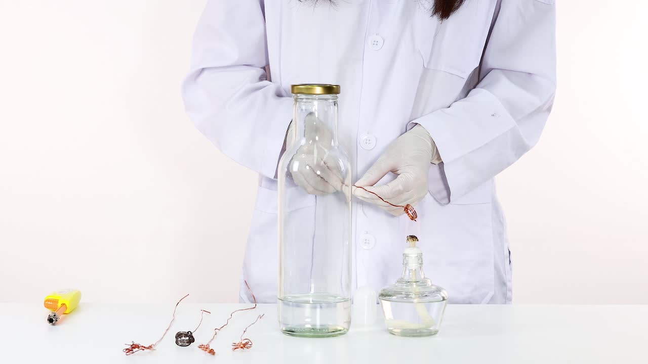 demostrando reacciones químicas con efectos de brillo