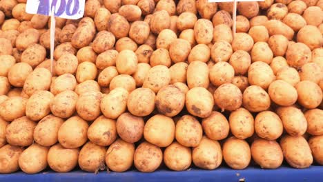 patatas en el mercado