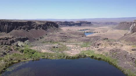 scablands sobrevuela hacia antiguos lagos en el fondo de baches coulee