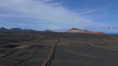 Vulkanlandschaft-Landwirtschaft-Erstes-Lavafeld