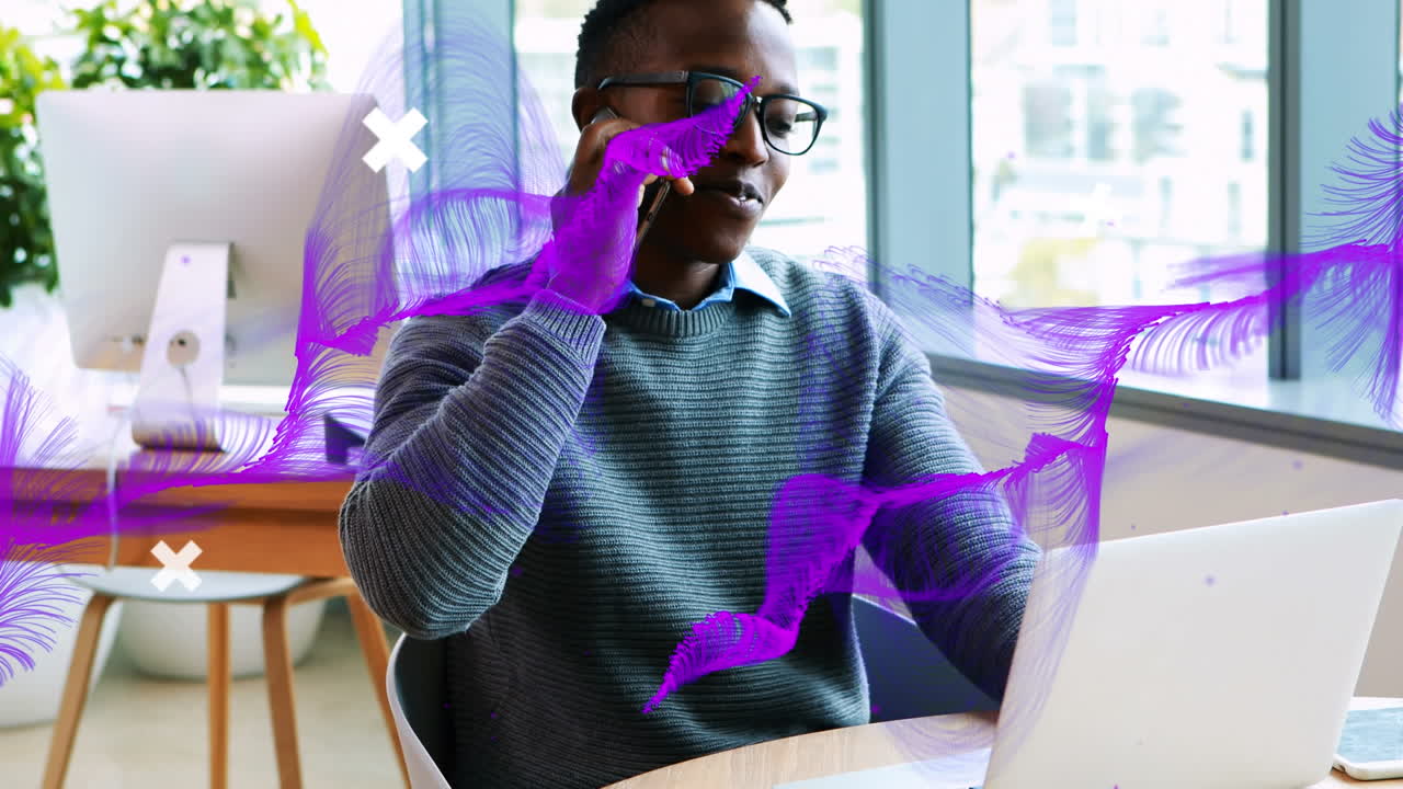 태블릿을 사용하는 백인 사업가에 대한 미디어 아이콘의 애니메이션