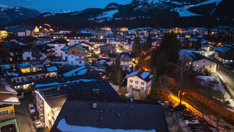 Schöne-Nachtzeit-In-Der-Gemeinde-Kirchberg,-Luftaufnahme-Einer-Drohne-Mit-Hyperlapse-Ansicht