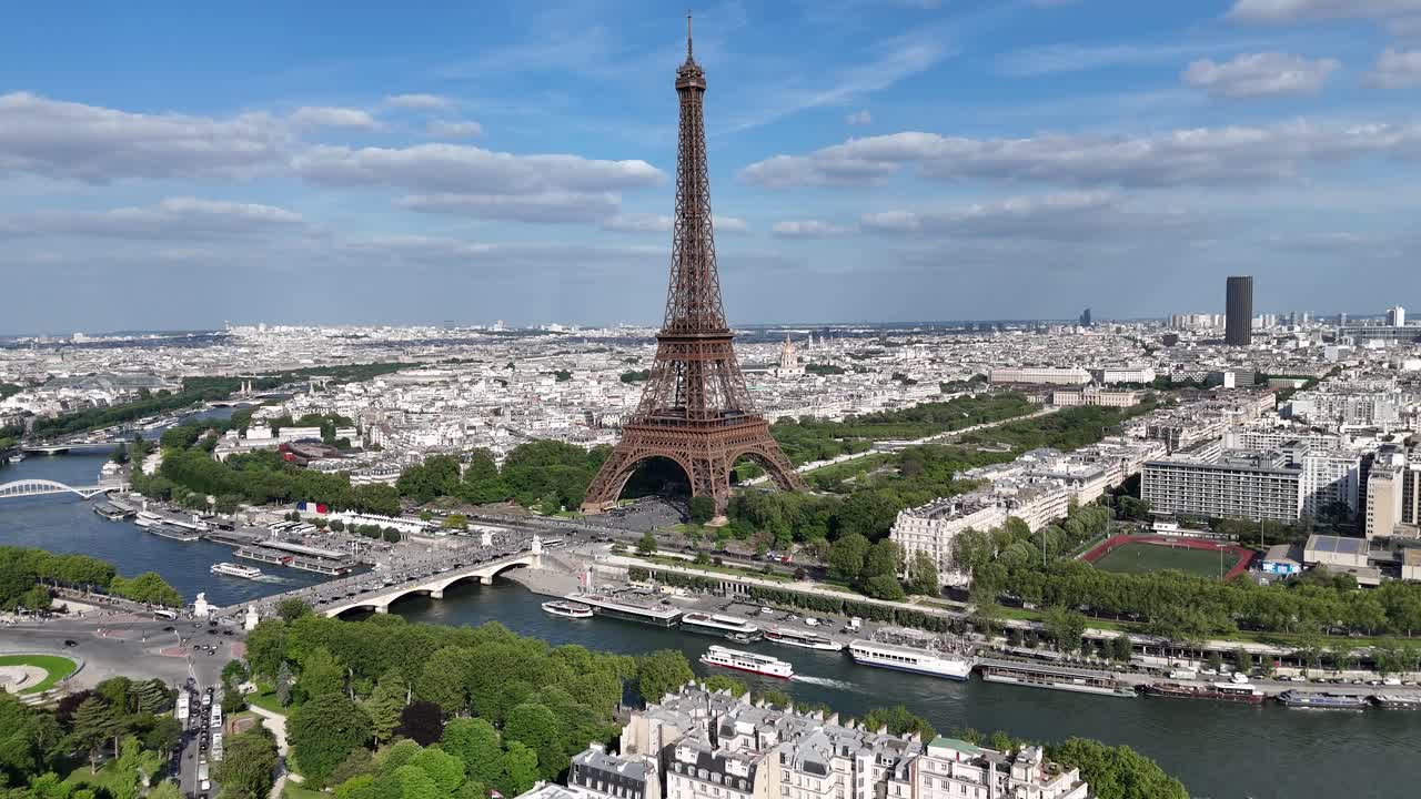 Eiffel Tower At Paris In Island Of France France. Downtown Cityscape. Seine River Skyline. Eiffel Tower At Paris In Island Of France France. Eiffel Tower. Tourism Landmark. Paris Skyline