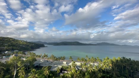 Vista-Gran-Angular-De-La-Bahía-Cateye,-Isla-Hamilton