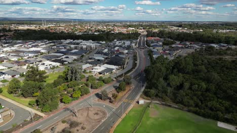 Volando-Sobre-Una-Zona-Residencial-De-éxito-En-Los-Suburbios-De-La-Ciudad-De-Perth,-Australia-Occidental