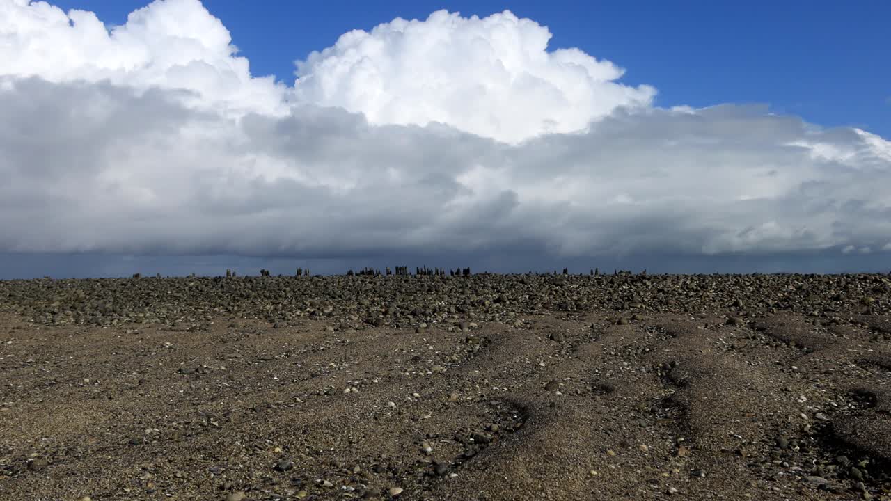 모레캠브 베이 구름과 진한 파란 하늘