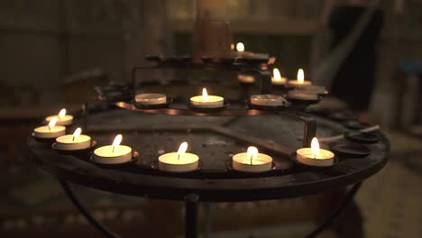 velas en una de las iglesias de inglaterra