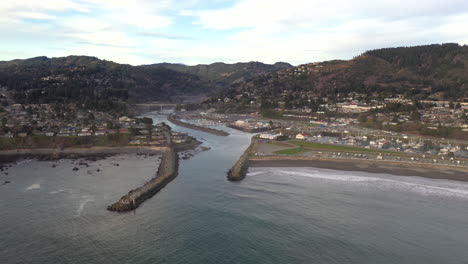 puerto de brookings, costa de oregon, estados unidos