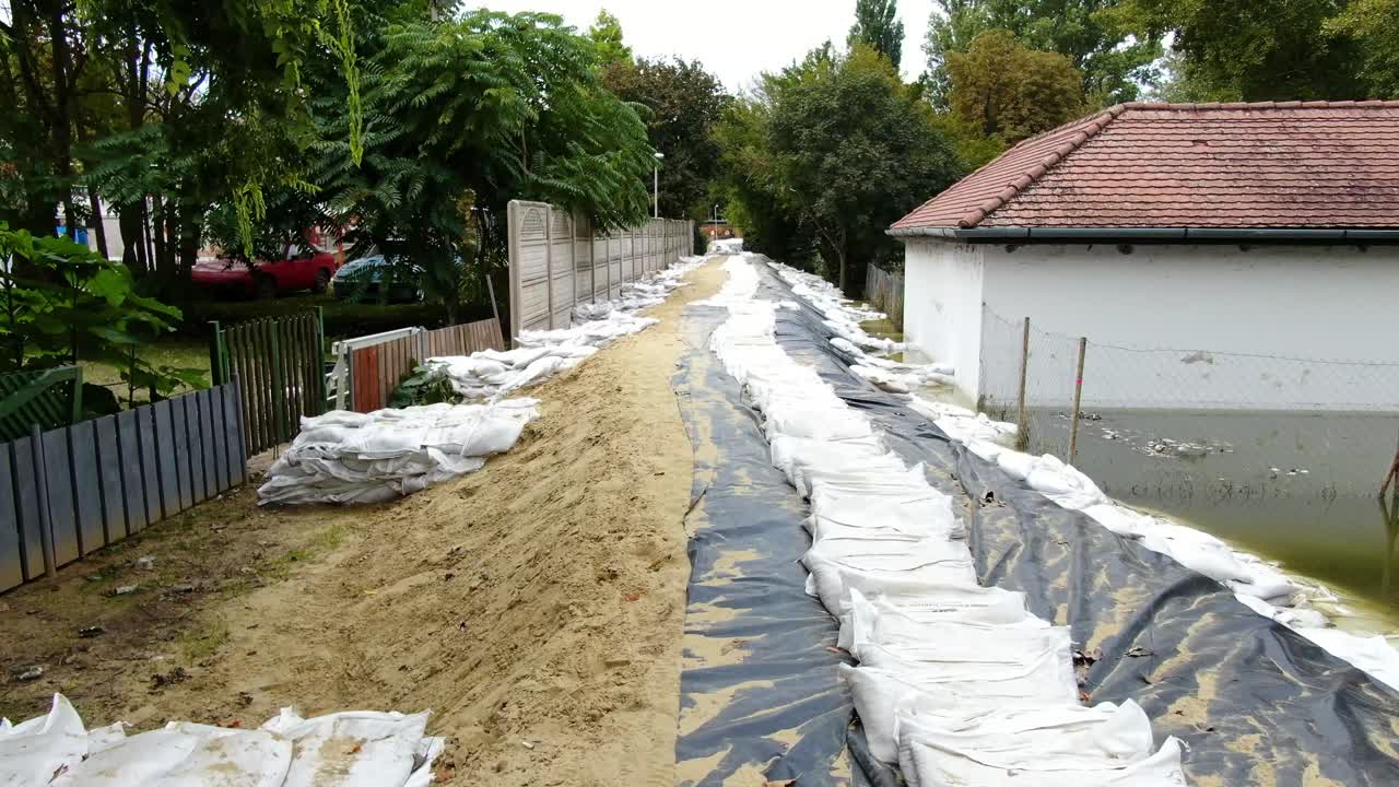 Flood Protection with Sandbags and Barriers