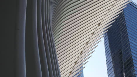 Symbolic-Oculus-transportation-hub-ground-zero,-Manhattan,-New-York-City