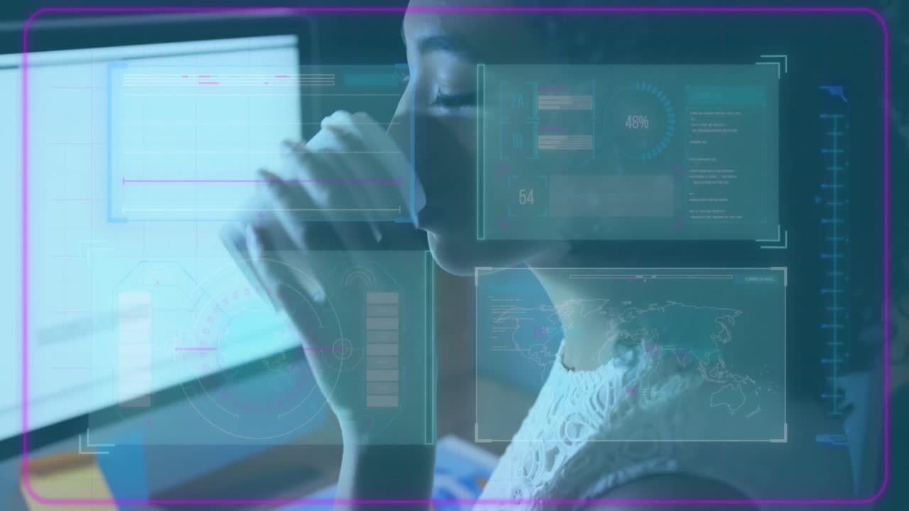 animación de procesamiento de datos sobre mujer afroamericana bebiendo café mientras trabaja en la oficina