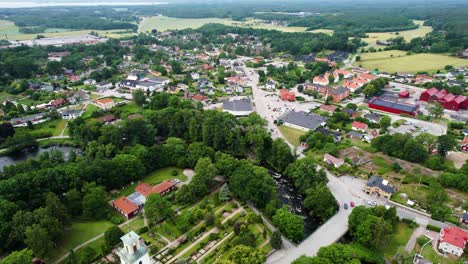 Ortschaft-Morrum-Im-Sommer-Mit-Fluss-In-Blekinge,-Schweden