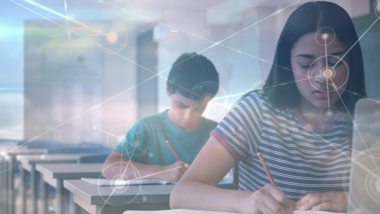 구름 위의 연결의 애니메이션과 수업 중에 두 인종의 소녀의 학습