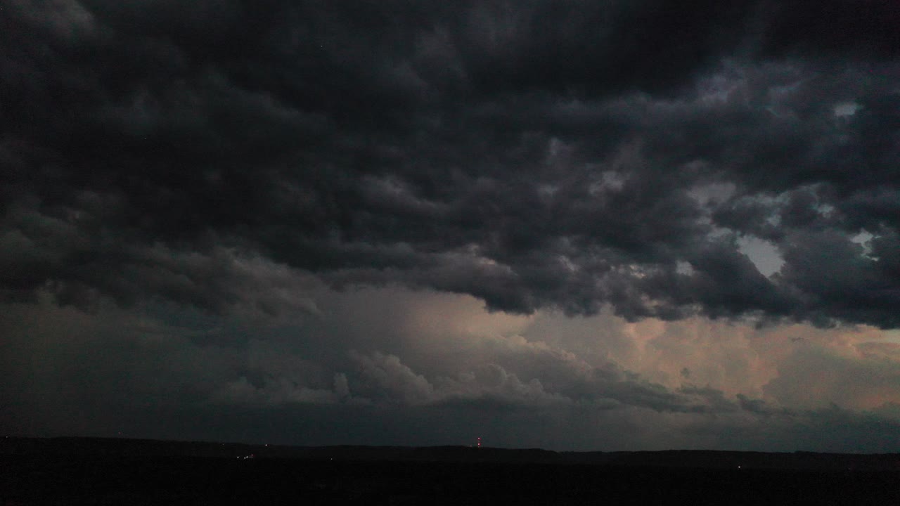 어두운 폭풍우 구름 풍경 저녁