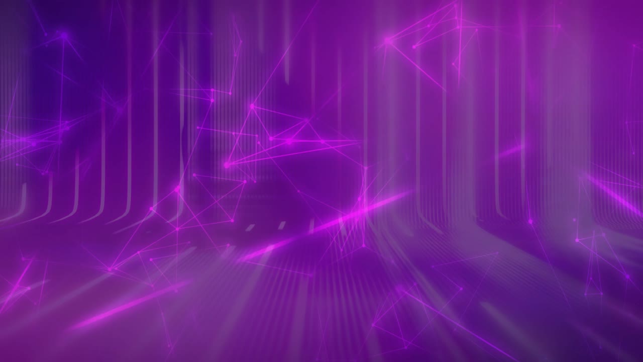 Nodi di foschia viola che si collegano in una mesh di dati pulsante con fasci mobili che rappresentano la rete