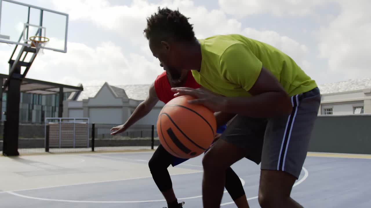 Basketball players playing basketball 4k