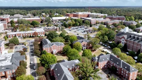 Antena-Sobre-El-Campus-Universitario-De-Auburn-En-Auburn-Alabama