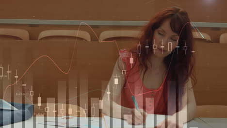 animación del procesamiento de datos digitales sobre estudiantes femeninas que estudian