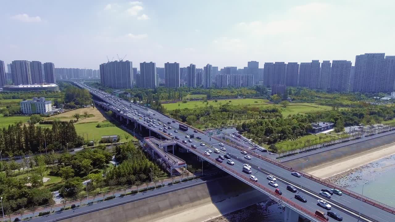 Urban transportation，Qiantang River Bridge in Hangzhou, China，Qianjiang New District, Hangzhou, Zhejiang