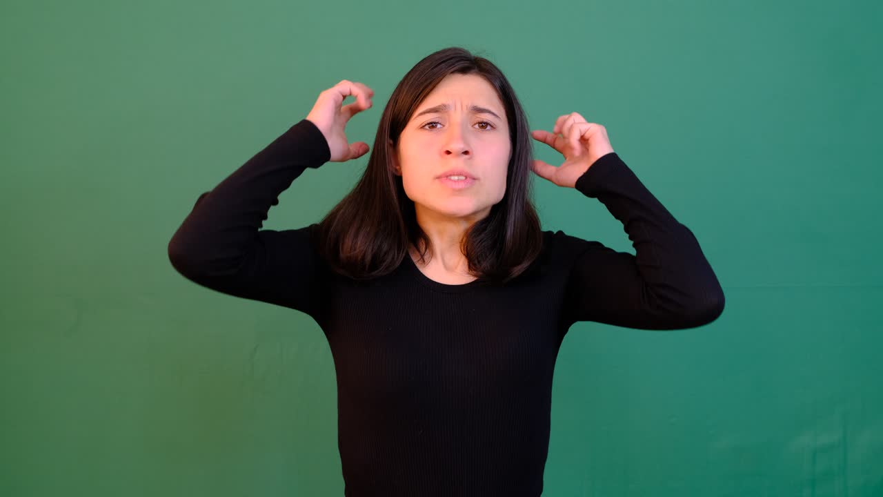 화난 소녀 표정