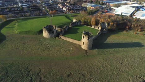 Histórico-Castillo-De-Pedernal-Medieval-Militar-Ruinas-Punto-De-Referencia-Vista-Aérea-ángulo-Alto-órbita-Derecha