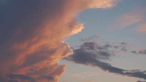 Beautiful-warm-skies-sunset-clouds-in-the-evening