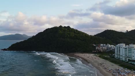 vista aérea de morro do careca en brasil