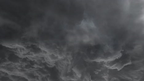 4k-Dunkle-Sturmwolken-Und-Dunkler-Himmel