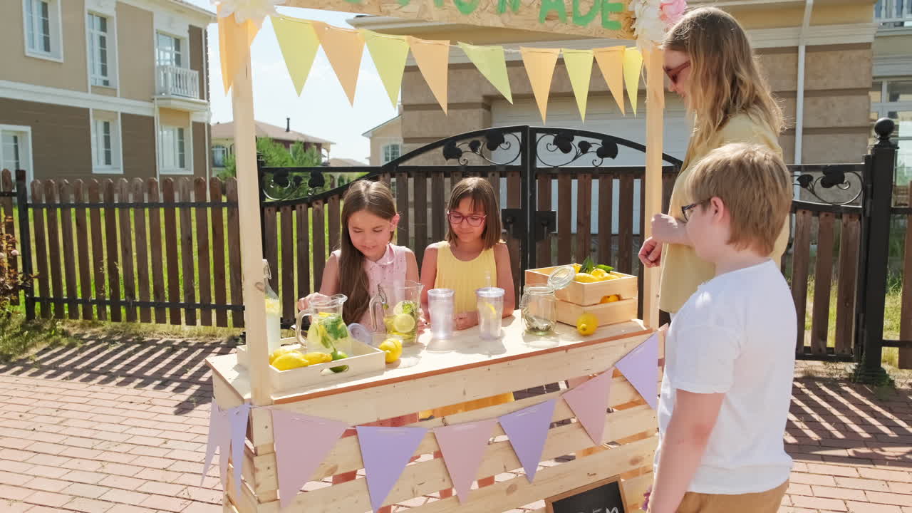 Outdoor Lemonade Market Stand