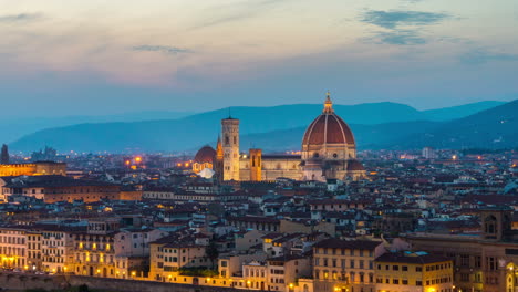 el lapso de tiempo del amanecer del horizonte de florencia en italia