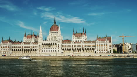 timelapse de movimiento: el edificio del parlamento de budapest hungría