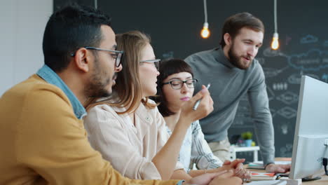 sesión de lluvia de ideas en equipo