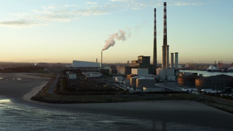 Vogelperspektive-Des-Taubenhaus-Kraftwerks-Bei-Sonnenuntergang