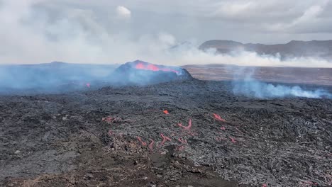 Fagradalsfjall-volcano-eruption-in-Iceland-in-2023,-60fps