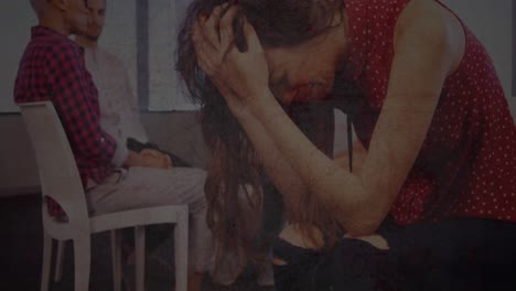 superposición rayada con textura contra una mujer afroamericana estresada que sostiene su cabeza en la oficina