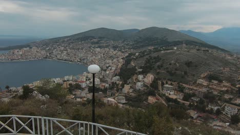 Blick-Auf-Die-Burg-Darnai-In-Der-Nähe-Von-Sarande-In-Albanien,-Filmische-Orte