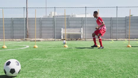 Soccer-players-training-on-field