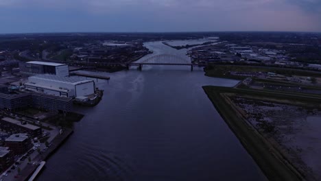 Río-Noord-Situado-Entre-Las-Ciudades-De-Ridderkerk-Y-Kinderdijk