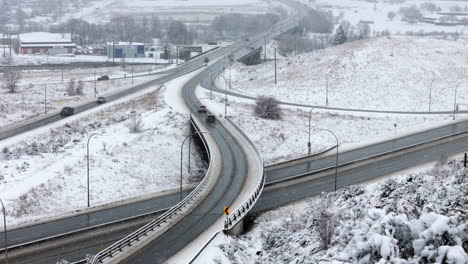 Las-Autopistas-Kamloops-Atraviesan-El-Paraíso-Invernal