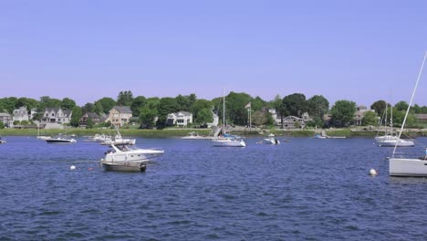 Boats-moored-and-idling--in-Newburyport-harbor-marina-5