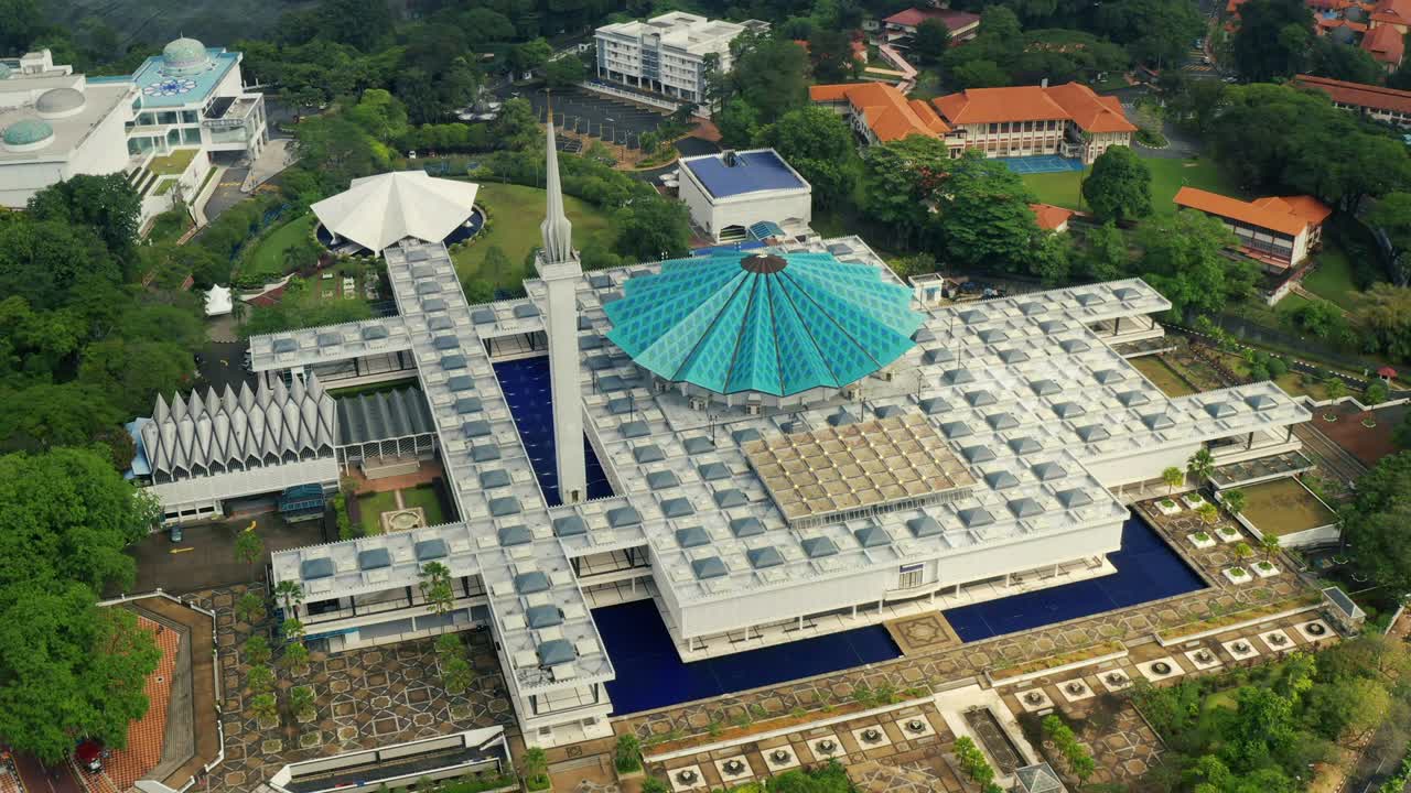 マレーシア国立モスクの空撮。